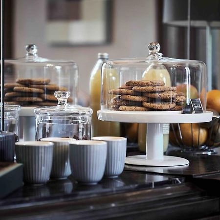 Domaine Des Sequoias - Les Collectionneurs Hotel Ruy-Montceau ภายนอก รูปภาพ